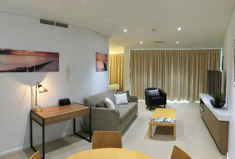 Wallaroo Marina Waterfront Luxe Apartment - Port Augusta Accommodation 5