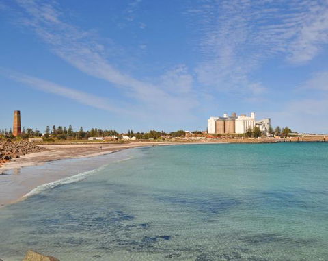 Wallaroo Marina Waterfront Luxe Apartment - Port Augusta Accommodation 3