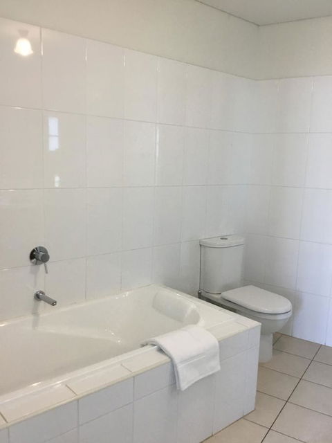 Wallaroo Marina Waterfront Luxe Apartment - Port Augusta Accommodation 19