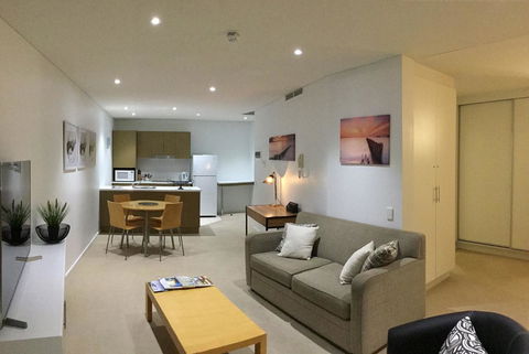 Wallaroo Marina Waterfront Luxe Apartment - Port Augusta Accommodation 2