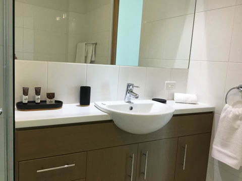 Wallaroo Marina Waterfront Luxe Apartment - Port Augusta Accommodation 18