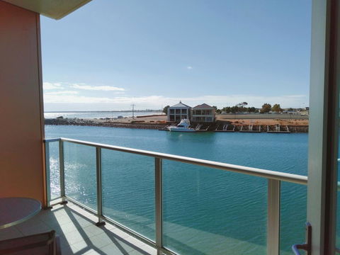 Wallaroo Marina Executive Apartments - Port Augusta Accommodation 0