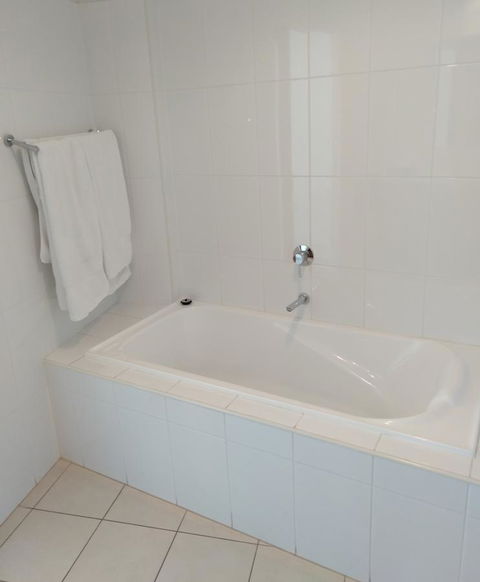 Wallaroo Marina Executive Apartments - Port Augusta Accommodation 10