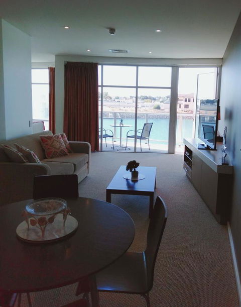 Wallaroo Marina Executive Apartments - Port Augusta Accommodation 5