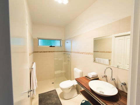 S T U D I O 22 Peaceful Retreat With Garden Views - Port Augusta Accommodation 6