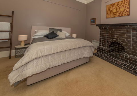 The Tudor House - Port Augusta Accommodation 12