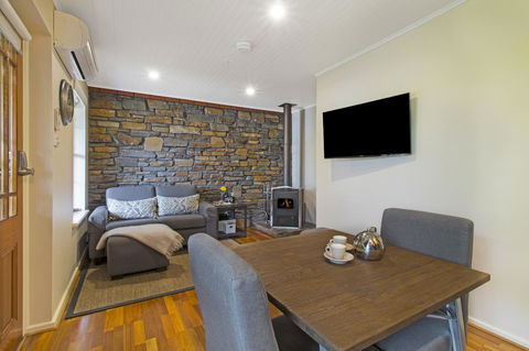 Stonewell Cottages And Vineyards - Port Augusta Accommodation 13