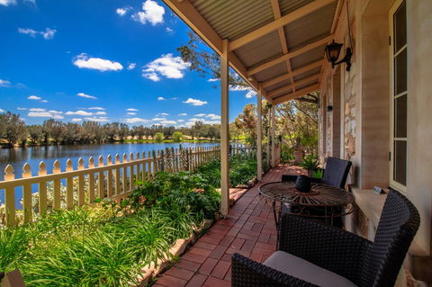 Stonewell Cottages And Vineyards - Port Augusta Accommodation 3