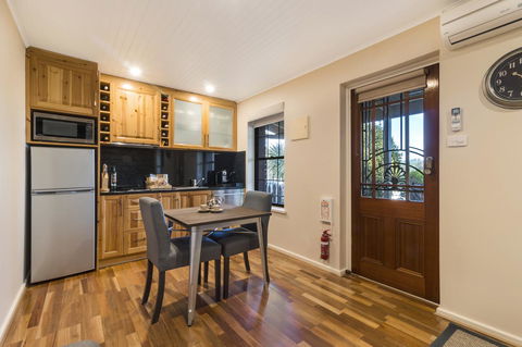 Stonewell Cottages And Vineyards - Port Augusta Accommodation 11