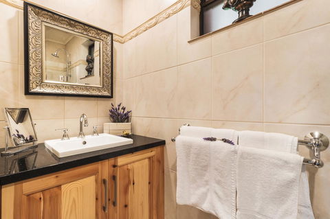 Stonewell Cottages And Vineyards - Port Augusta Accommodation 30