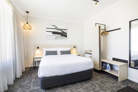 Nightcap At Finsbury Hotel - Port Augusta Accommodation 0