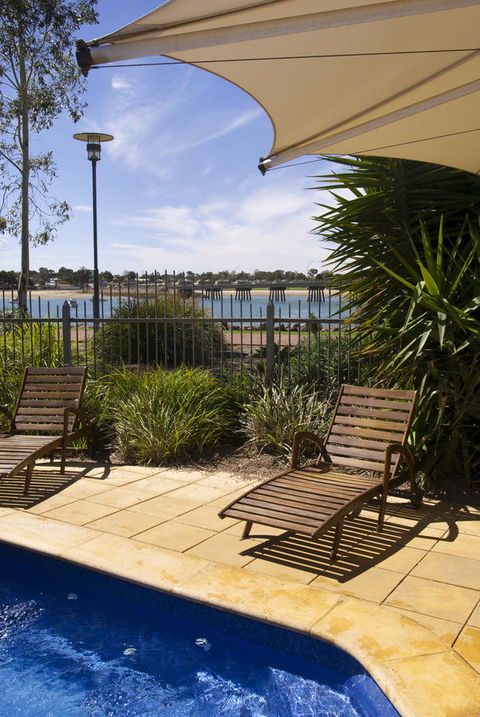 Majestic Oasis Apartments - Port Augusta Accommodation 13
