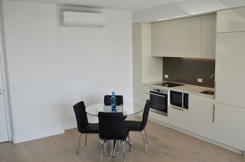 Whitmore SQ - Port Augusta Accommodation 6