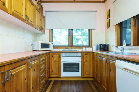 Rustic On 13th - Port Augusta Accommodation 5
