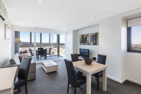 IStay Precinct Adelaide - Port Augusta Accommodation 11