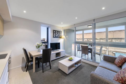 IStay Precinct Adelaide - Port Augusta Accommodation 28