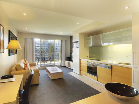 Oaks Glenelg Plaza Pier Suites - Port Augusta Accommodation 6