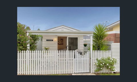 Wintergarden Beach Cabin - Port Augusta Accommodation 3