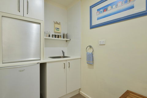 Wintergarden Beach Cabin - Port Augusta Accommodation 8