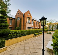 Majestic Old Lion Apartments