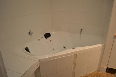 Tin House In Tanunda - Port Augusta Accommodation 6