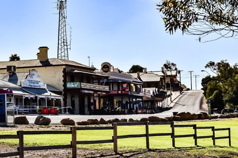Commercial Hotel Morgan - Port Augusta Accommodation 1