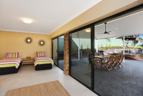 Port Of Call - Port Willunga - C21 SouthCoast Holidays - Port Augusta Accommodation 22