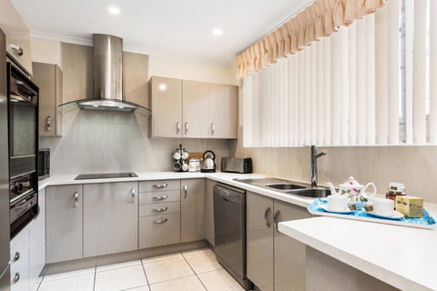 Adelaide Style Accommodation-Close To City-North Adelaide-3 Bdrm- FREE Parking - Port Augusta Accommodation 6