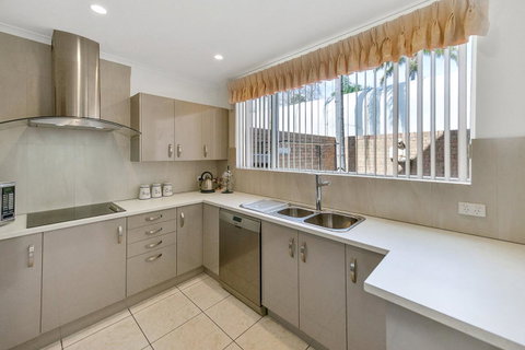 Adelaide Style Accommodation-Close To City-North Adelaide-3 Bdrm- FREE Parking - Port Augusta Accommodation 9