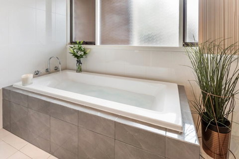 Adelaide Style Accommodation-Close To City-North Adelaide-3 Bdrm- FREE Parking - Port Augusta Accommodation 2