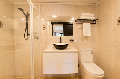 The Manor Basket Range - Port Augusta Accommodation 6