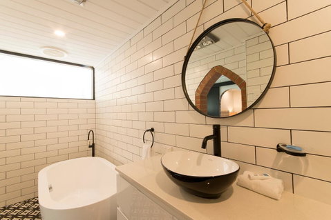 The Manor Basket Range - Port Augusta Accommodation 2