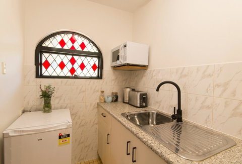 The Manor Basket Range - Port Augusta Accommodation 5