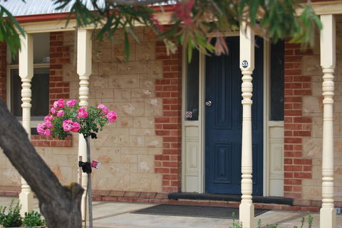 Jacaranda Cottage - Port Augusta Accommodation 0