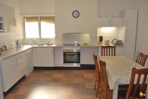 Jacaranda Cottage - Port Augusta Accommodation 3