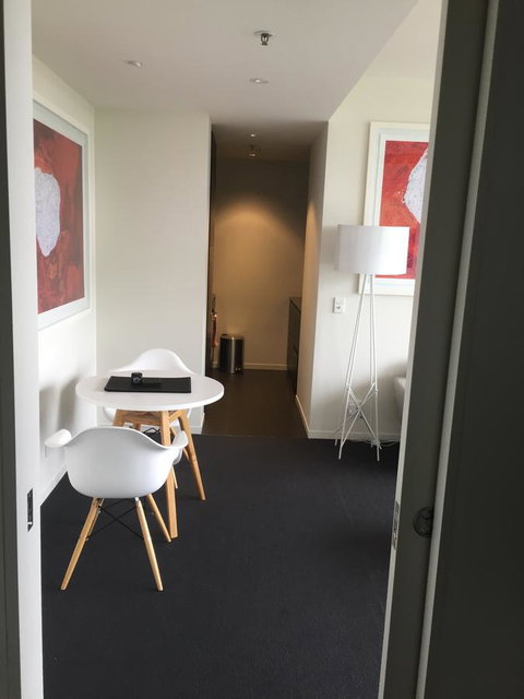Tasha\'s Apartments On Warwick - Port Augusta Accommodation 11