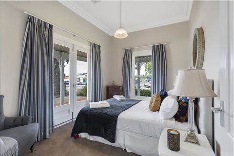 Grandview Accommodation - The Elm Tree Apartments - Port Augusta Accommodation 10