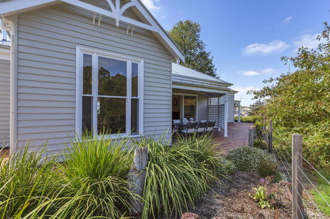 Grandview Accommodation - The Elm Tree Apartments - Port Augusta Accommodation 24