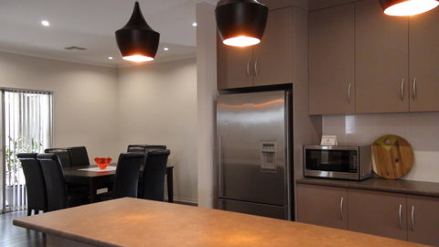 Casavino Luxury Villa - Port Augusta Accommodation 13