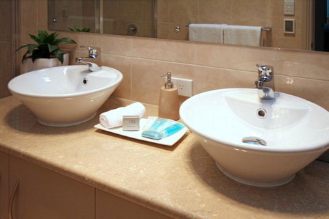 Casavino Luxury Villa - Port Augusta Accommodation 15
