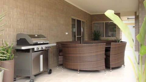 Casavino Luxury Villa - Port Augusta Accommodation 12