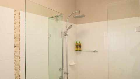 Rezare House Bed & Breakfast - Port Augusta Accommodation 24