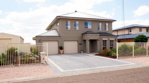 Rezare House Bed & Breakfast - Port Augusta Accommodation 0