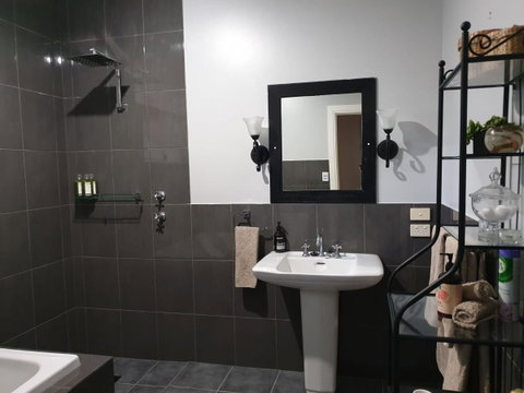 Amy\'s House Bed & Breakfast - Port Augusta Accommodation 4