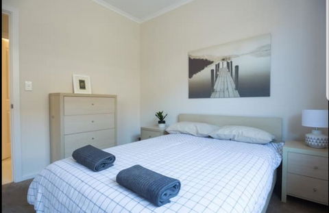 Belford Luxury * New * Clean * Cafes * Near CBD - Port Augusta Accommodation 3