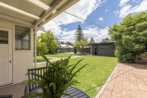 White Rocks Barossa - Port Augusta Accommodation 9