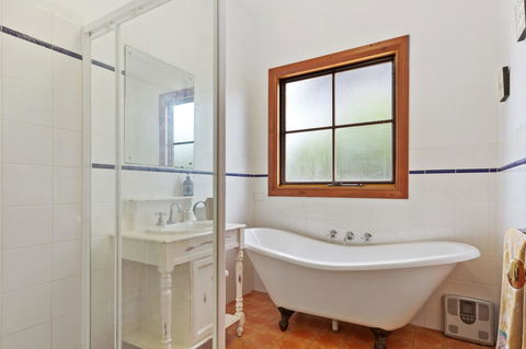 The Log Cabin - 47 Jetty Road - Port Augusta Accommodation 3