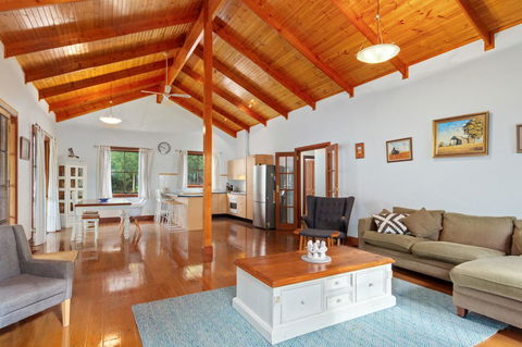 The Log Cabin - 47 Jetty Road - Port Augusta Accommodation 8