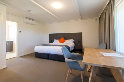Mick O\'Sheas - Port Augusta Accommodation 29