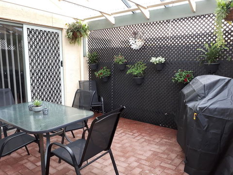 Townhouse On The Marina - Port Augusta Accommodation 4